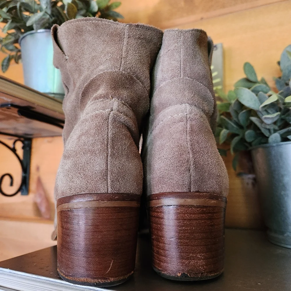 Dolce‎ Vita Taupe Suede Leather Heel Booties Western Cowgirl Rodeo Pull On Sz 8